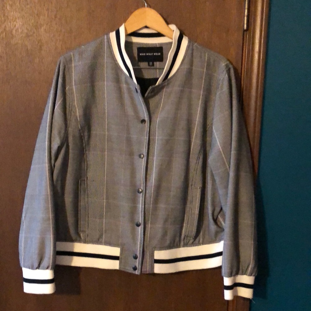 Plus size 2X Who What Wear black and white striped Jacket with pockets